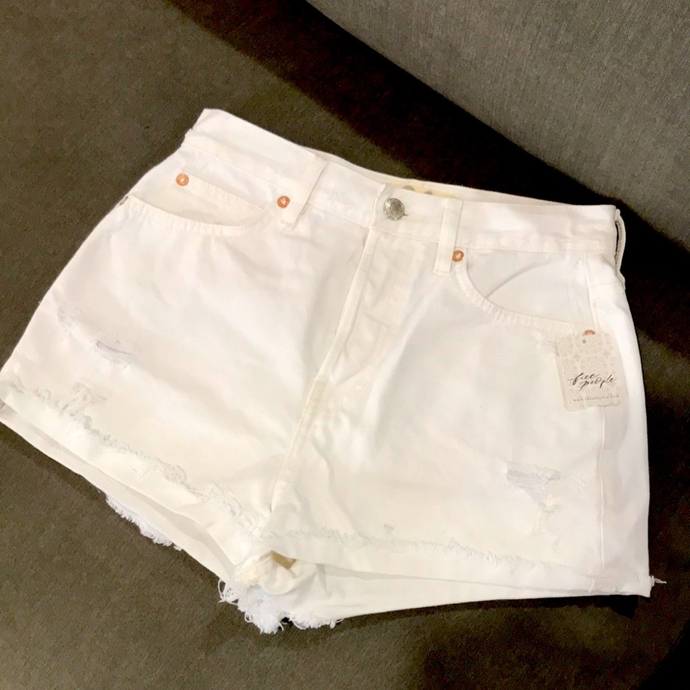 Free People Distressed Button Fly Lasso Short in White Size 26